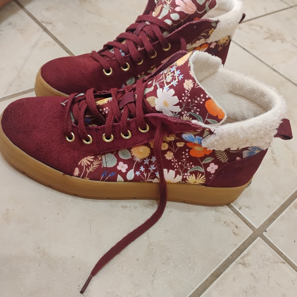 Rifle Paper Co. x Keds Burgundy Floral High-Top Sneakers w/ Faux Lining Size 8.5